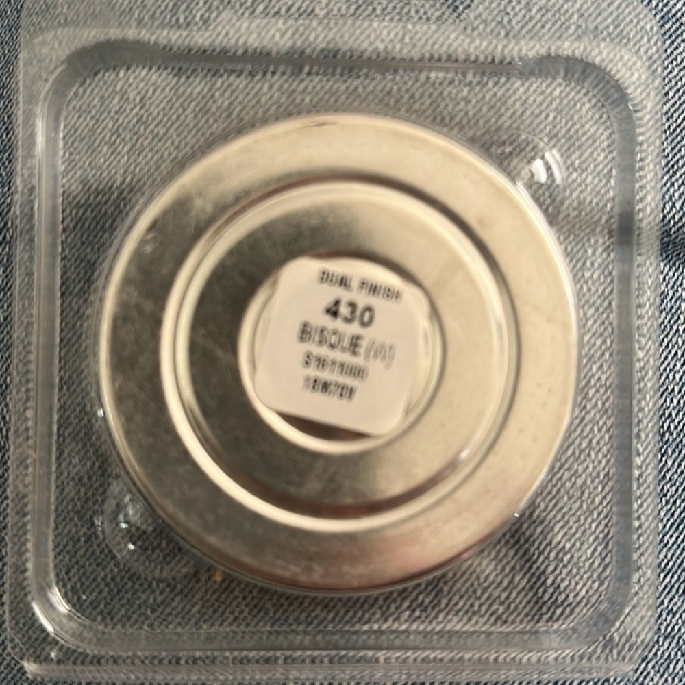 New FULL SIZE Lancôme Dual Finish 430 Bisque W Powder Foundation Makeup - Picture 3 of 3